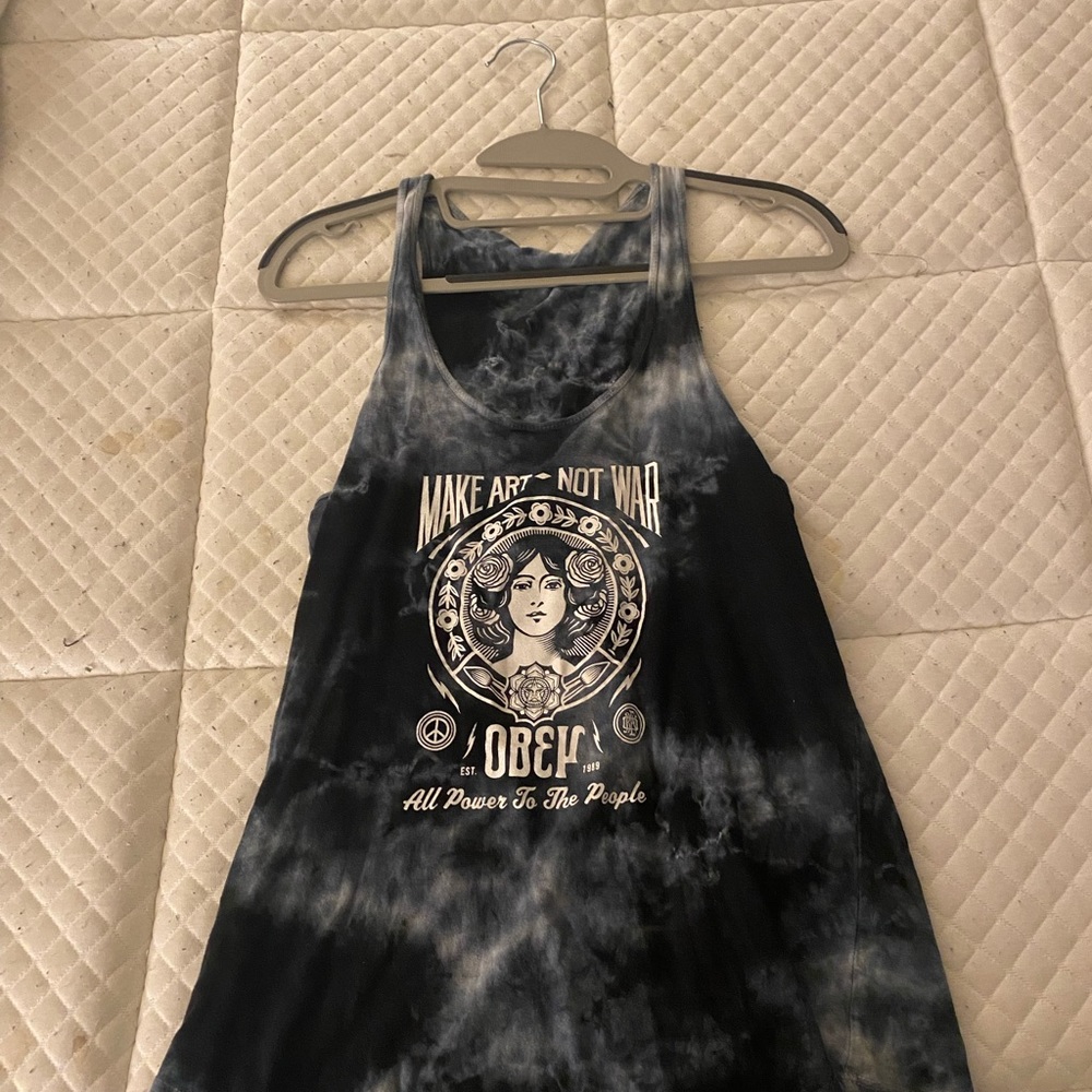 Obey tank